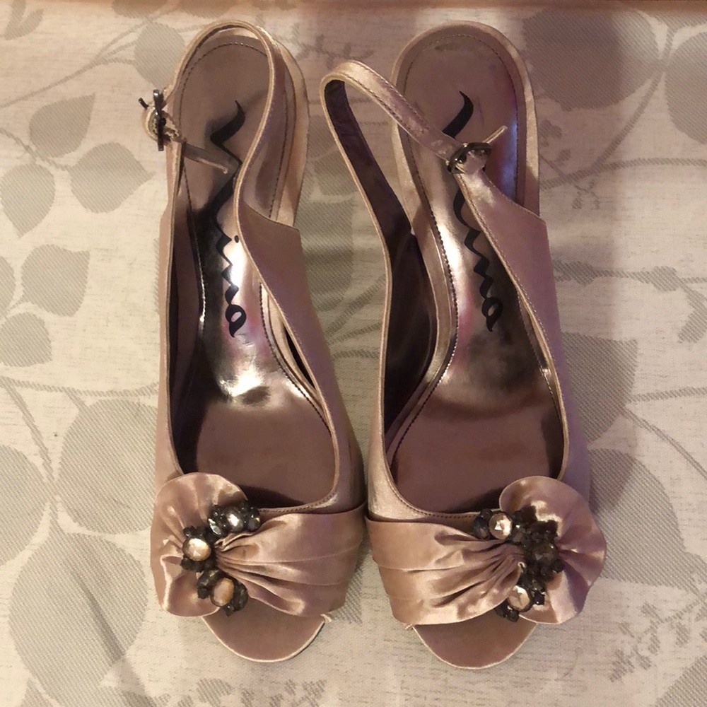 Nina Nude High Heels !